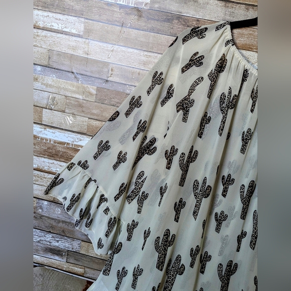 Never Worn Cowgirl Hardware Sheet Off White Hi Lo Tunic W Leopard Print Cactus - Picture 12 of 16